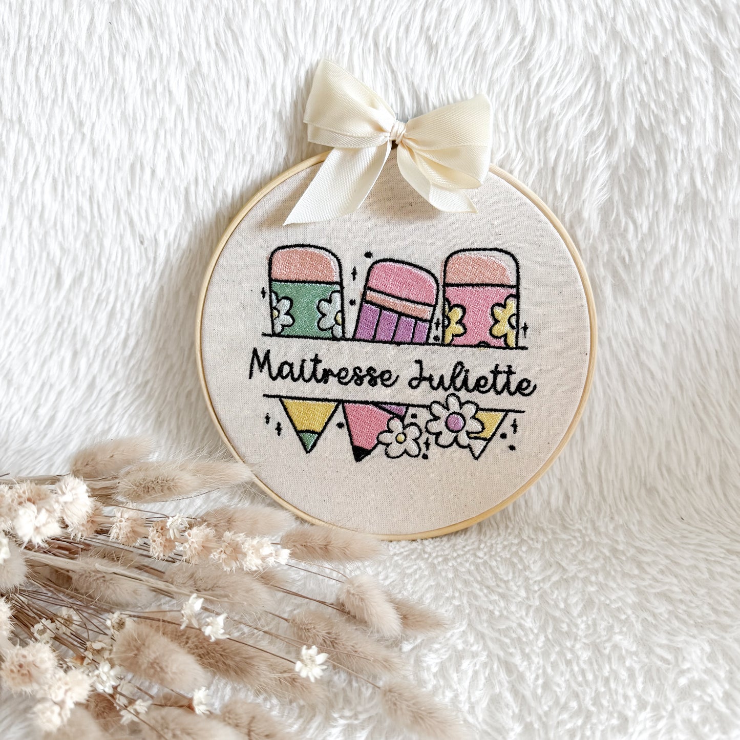 Tambourin maîtresse / atsem / nounou